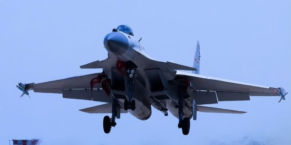 歼-15几乎全部退役，沦为全球最短命舰载机！它究竟有哪些短板？